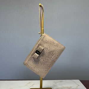 Salvatore ferragamo : Handbag or wristlet